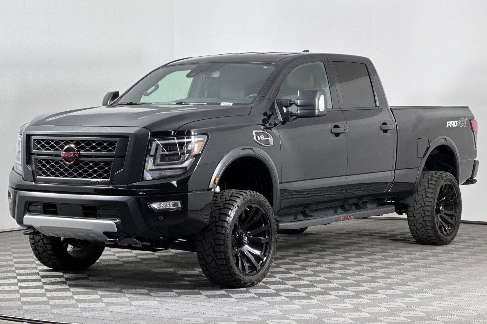 2023 Nissan Titan PRO-4X photo 8