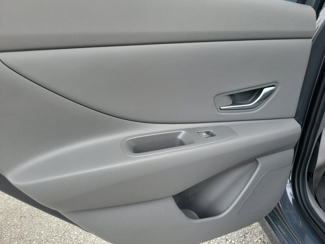 2025 Hyundai Elantra SEL Convenience photo 12