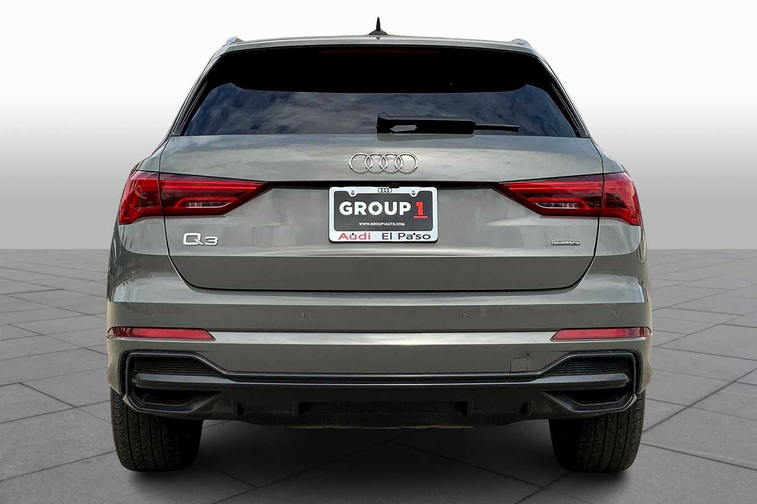 2022 Audi Q3 S line Premium Plus 45 TFSI photo 4
