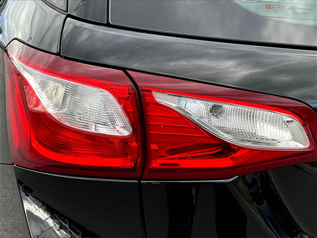 2021 Chevrolet Equinox LS photo 31