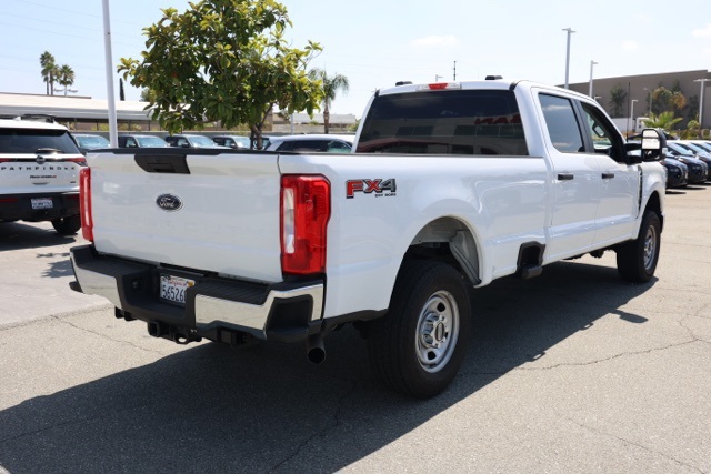 2024 Ford F-350 photo 3