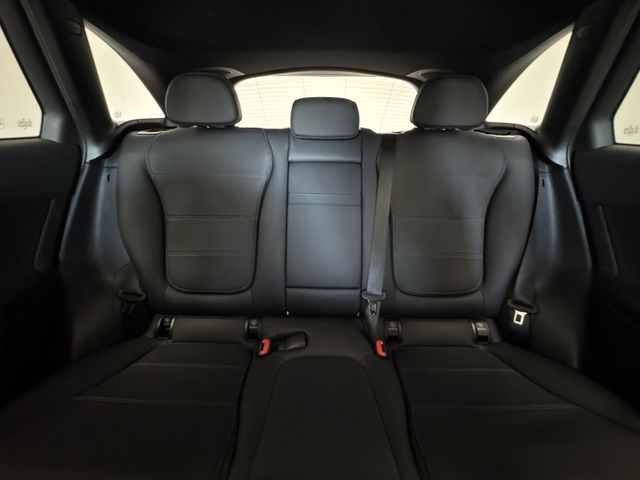 2025 Mercedes Benz GLC 300 4MATIC photo 3