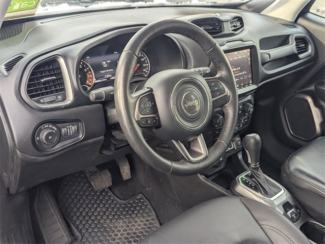 2022 Jeep Renegade Limited photo 2