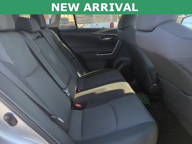 2022 Toyota RAV4 XLE photo 9