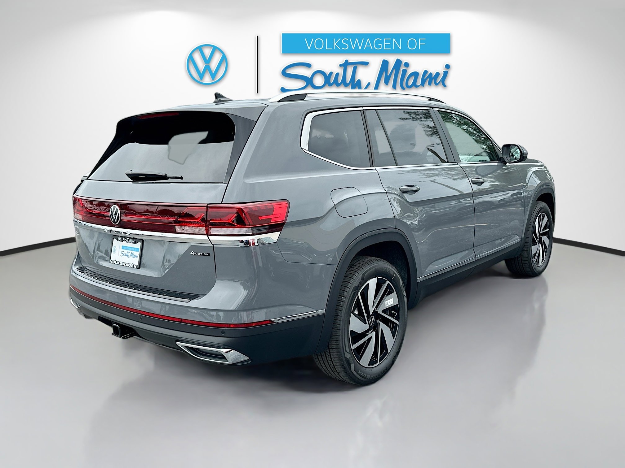 2026 Volkswagen Atlas SEL photo 4