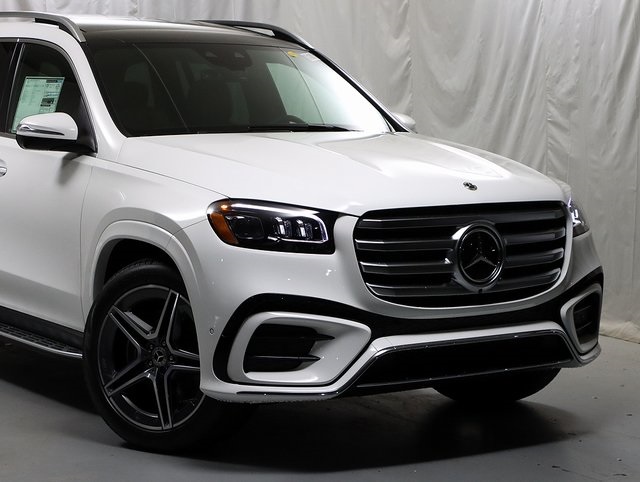 2025 Mercedes Benz GLS 450 4MATIC photo 2