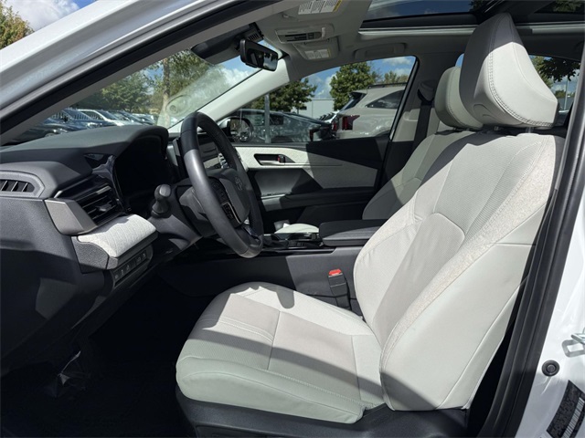 2025 Toyota Camry XLE photo 14