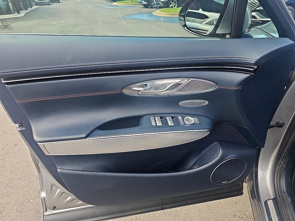 2023 Genesis GV70 2.5T Sport photo 10
