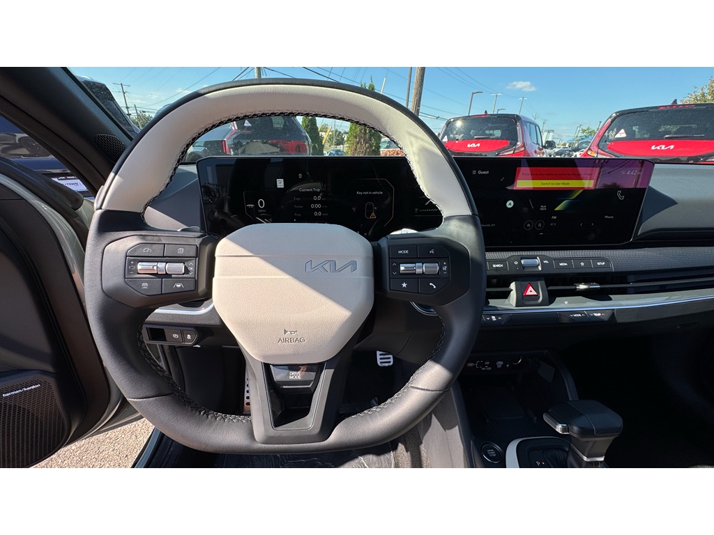 2025 Kia K4 GT-Line Turbo photo 11