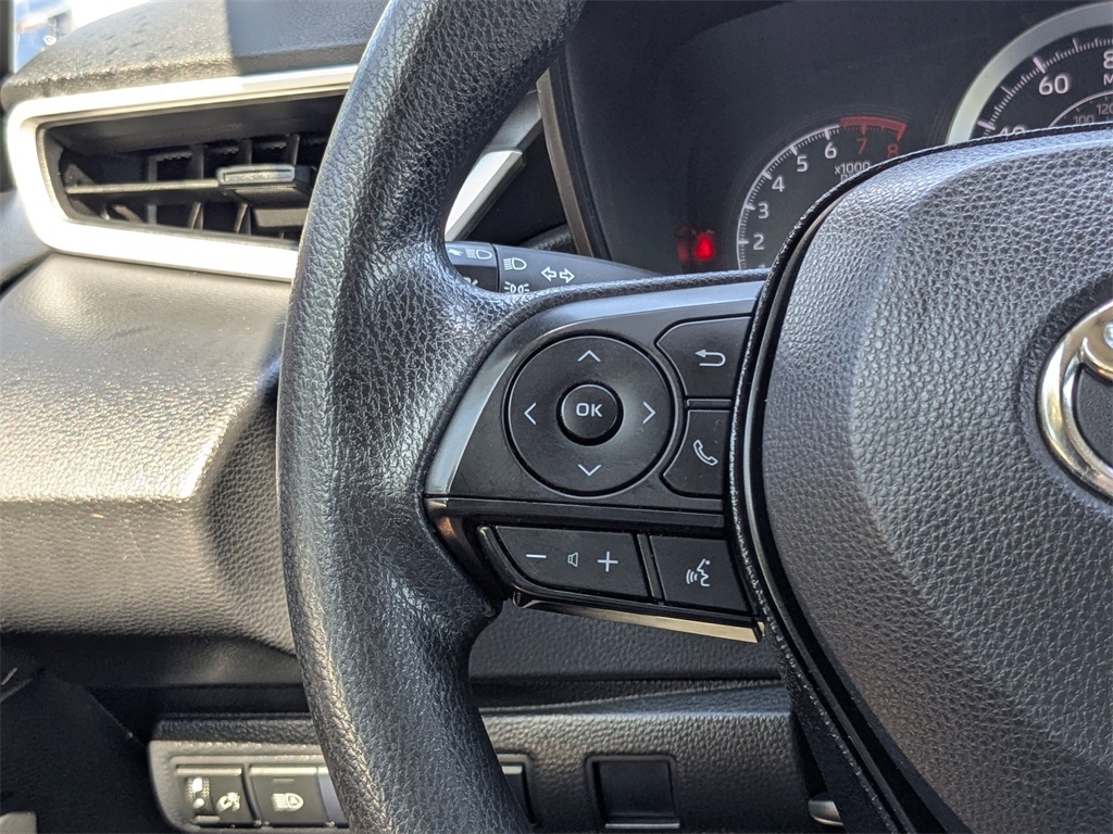 2020 Toyota Corolla LE photo 22