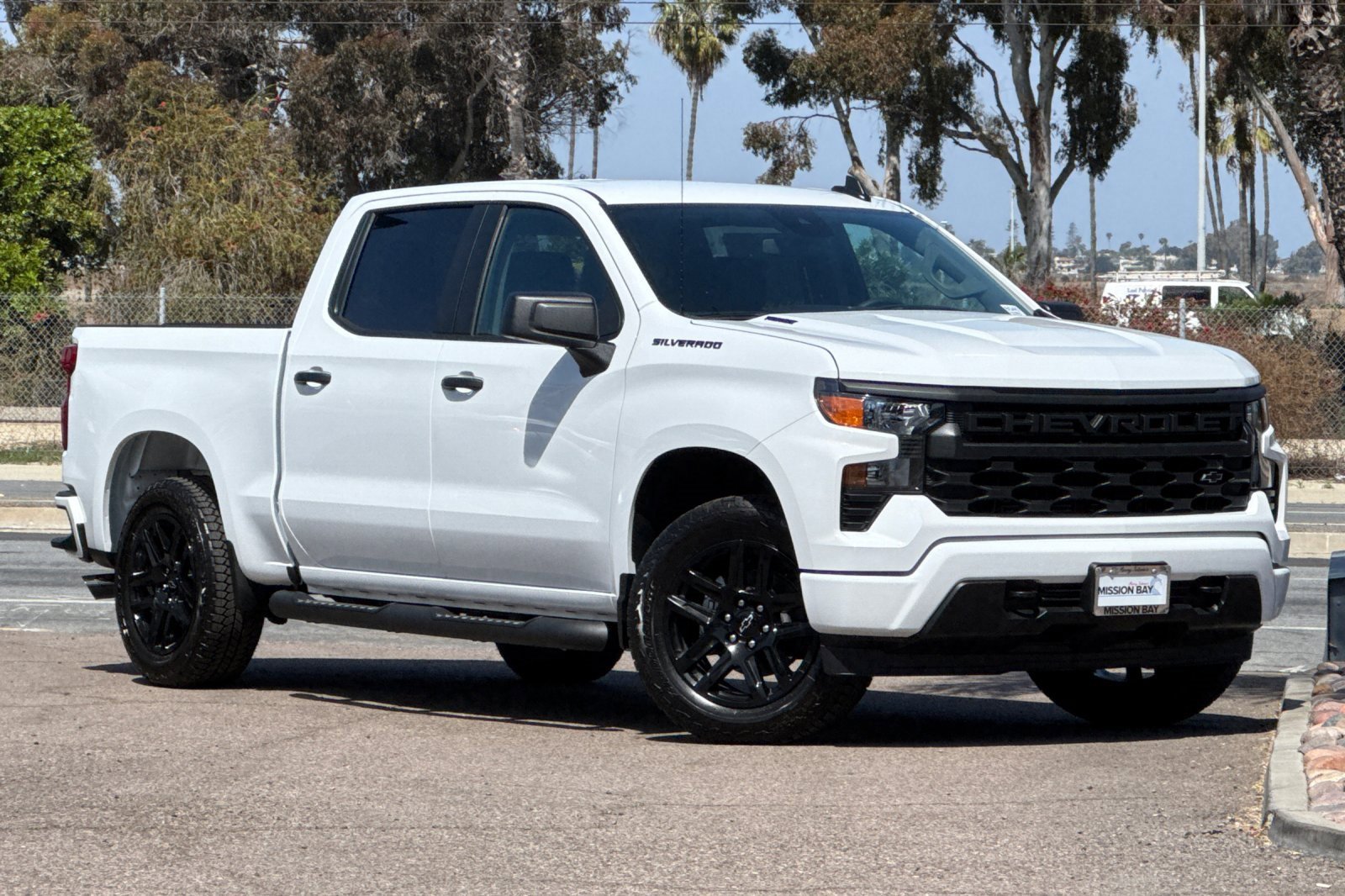2025 Chevrolet Silverado 1500 Custom photo 2