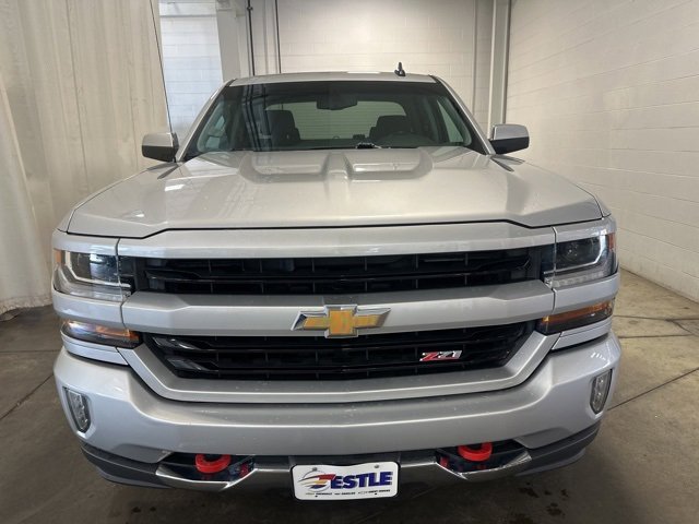 2018 Chevrolet Silverado 1500 LT photo 2