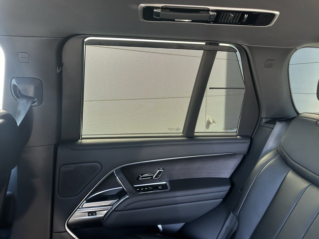 2025 Land Rover Range Rover SE photo 23