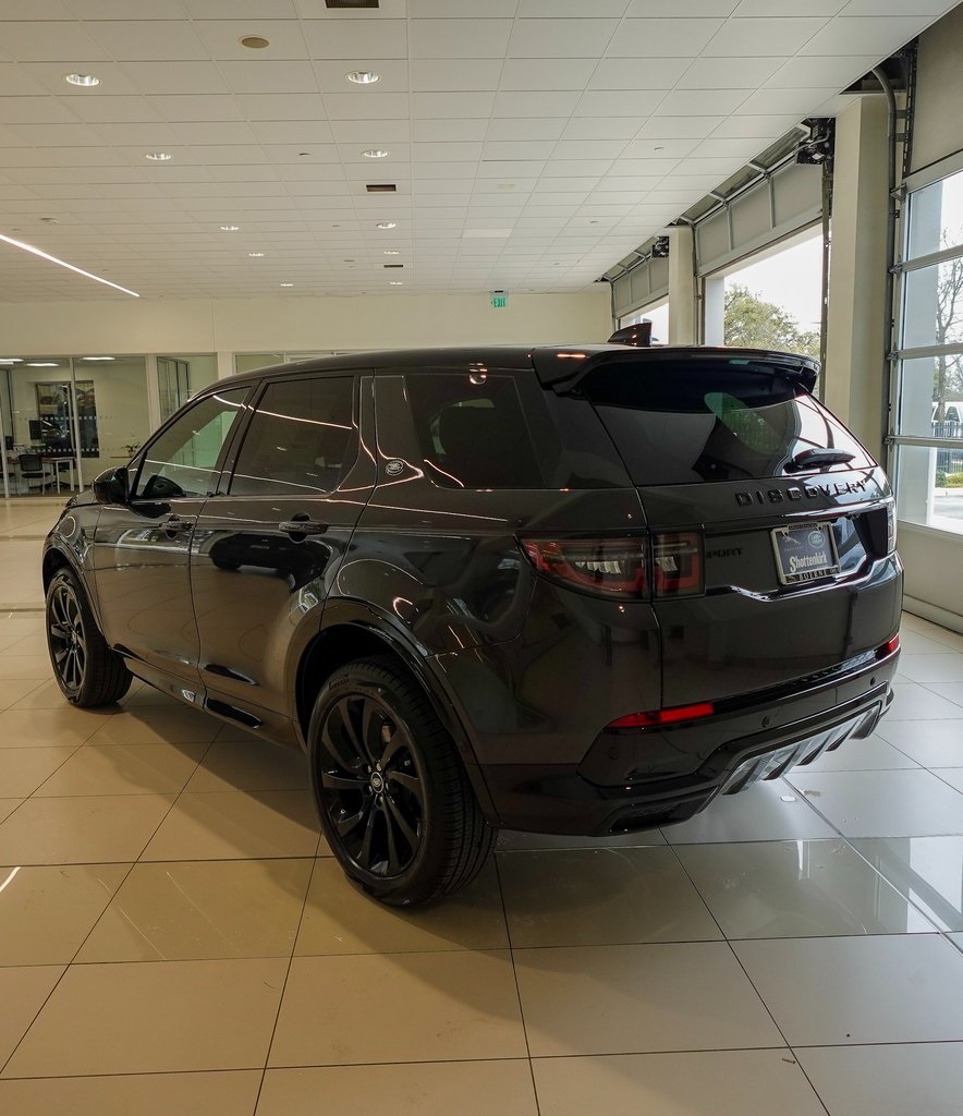 2025 Land Rover Discovery Sport SE photo 4