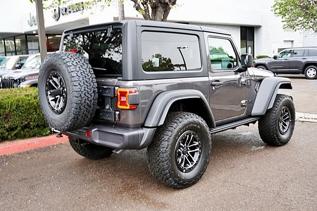 New 2025 Black Clear-Coat Exterior Paint Jeep Rubicon image 10