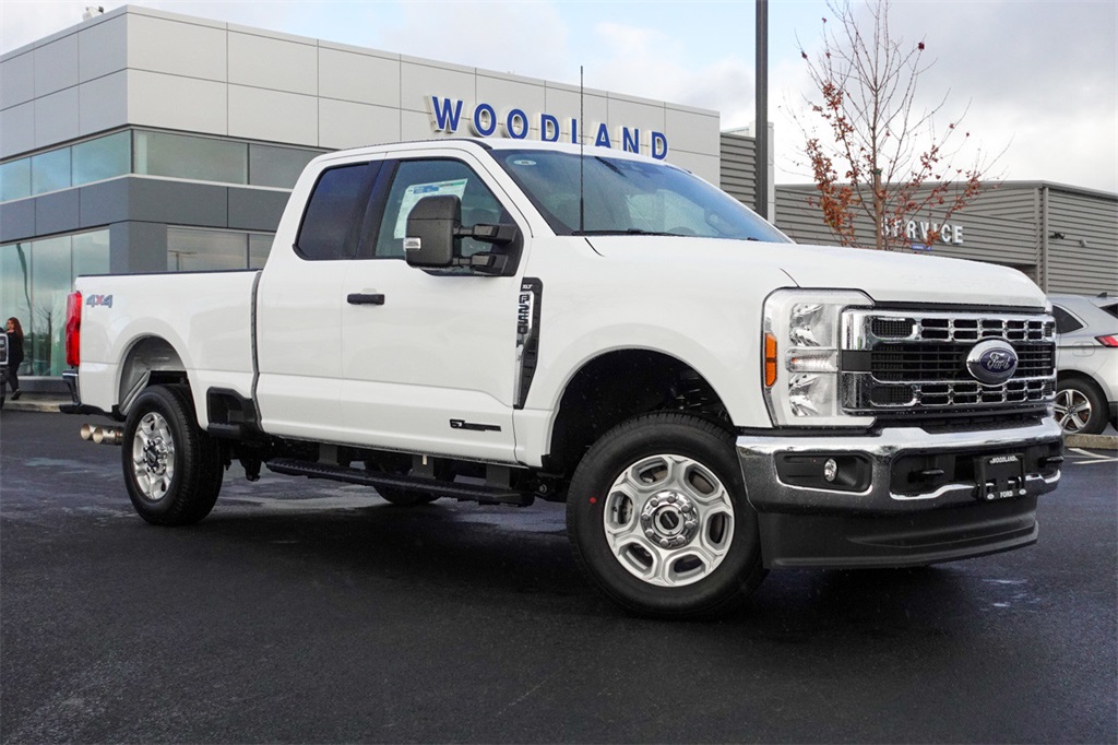 2026 Ford F-250 XLT photo 2