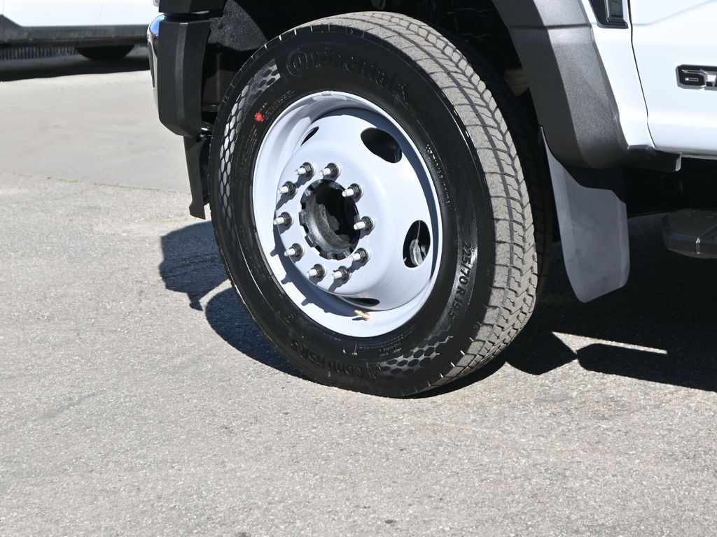 2025 Ford F-550 Chassis XL