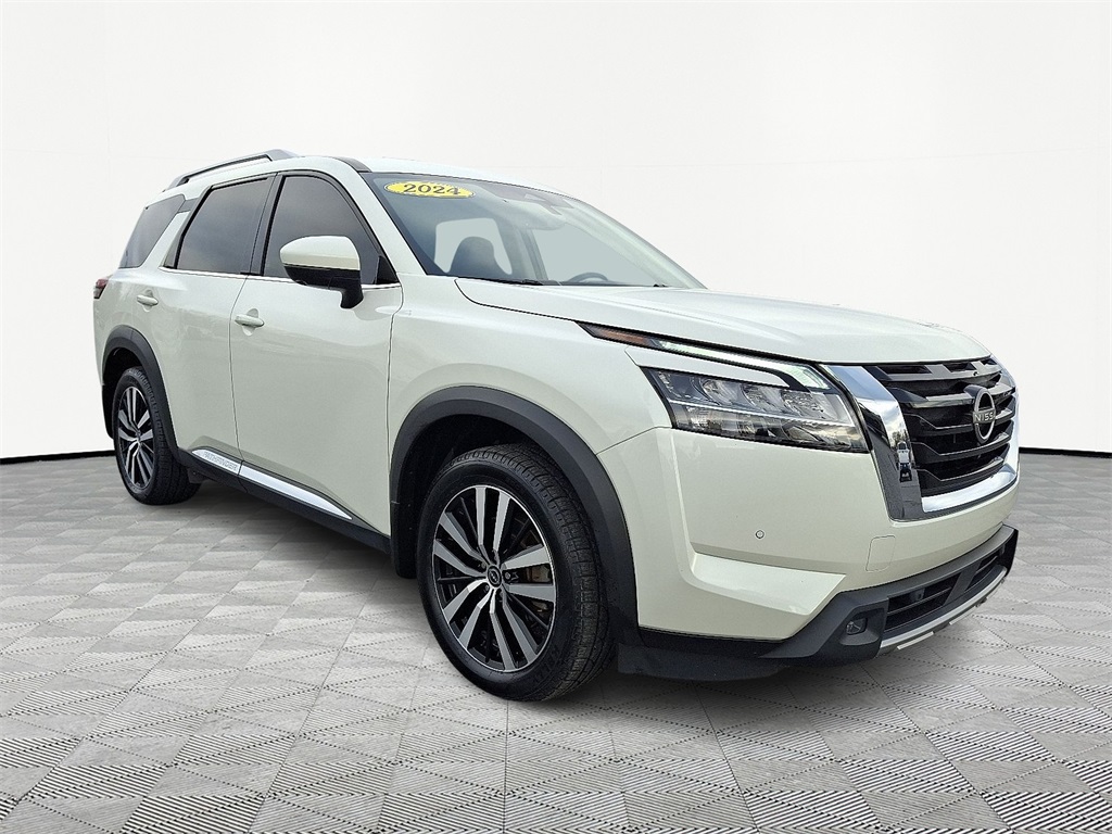 2024 Nissan Pathfinder Platinum's photo
