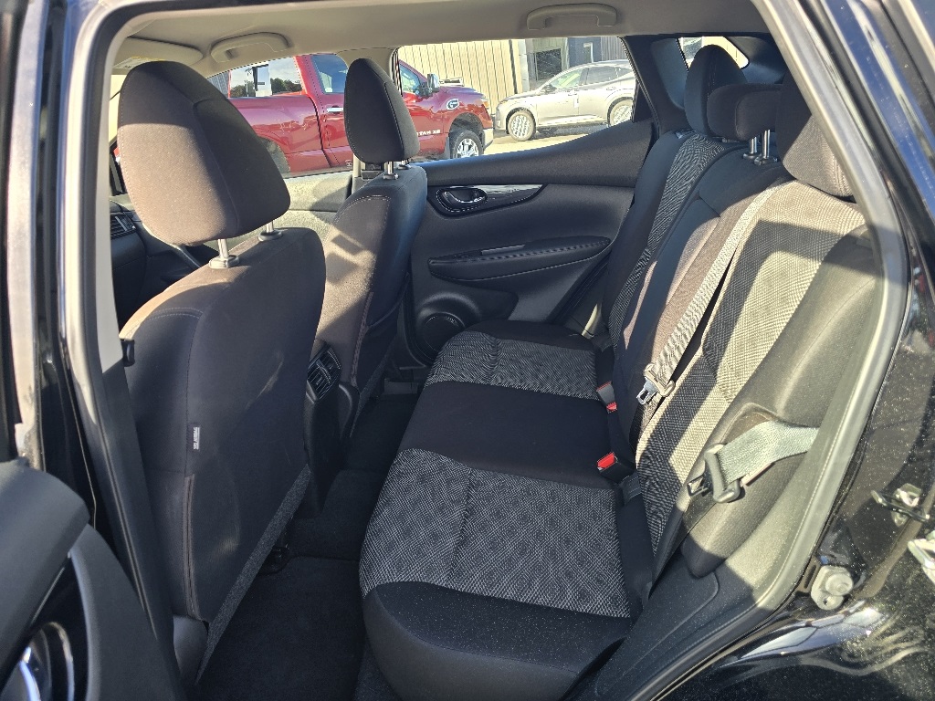 2021 Nissan Rogue Sport SV photo 9