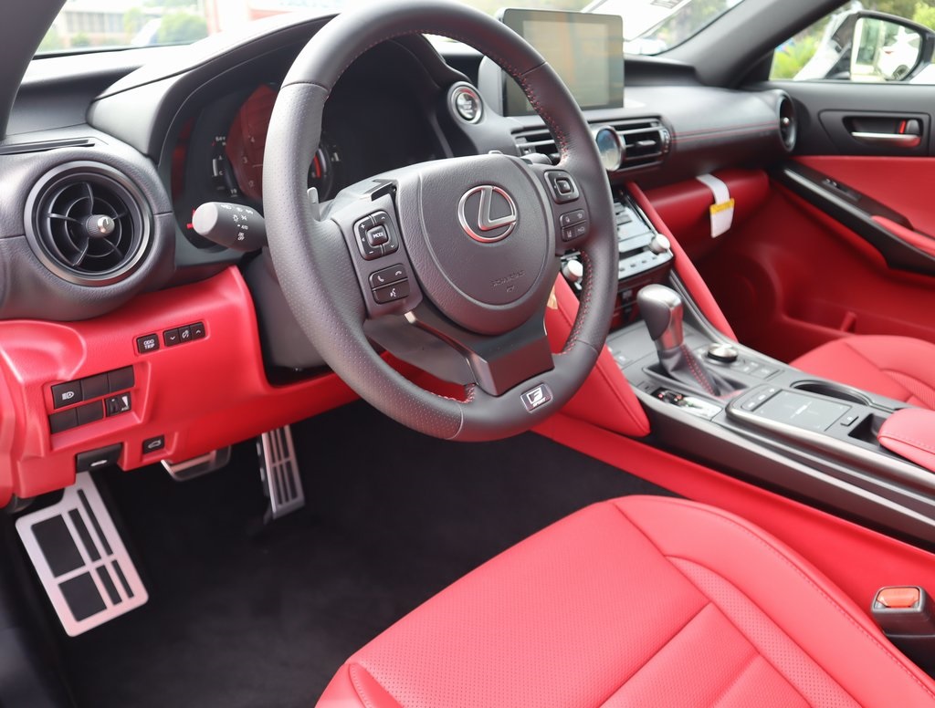 2025 Lexus IS 300 F SPORT photo 29