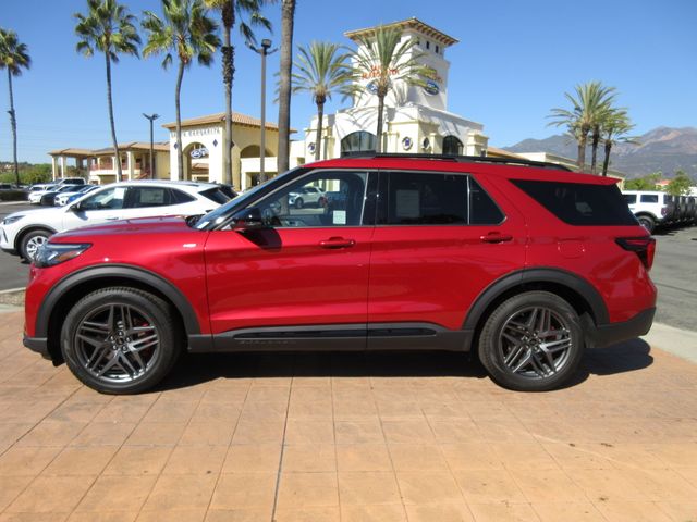 2025 Ford Explorer ST-LINE's photo