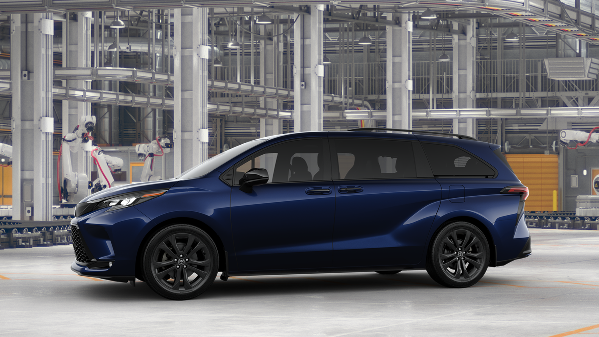 2025 Toyota Sienna XSE photo 3