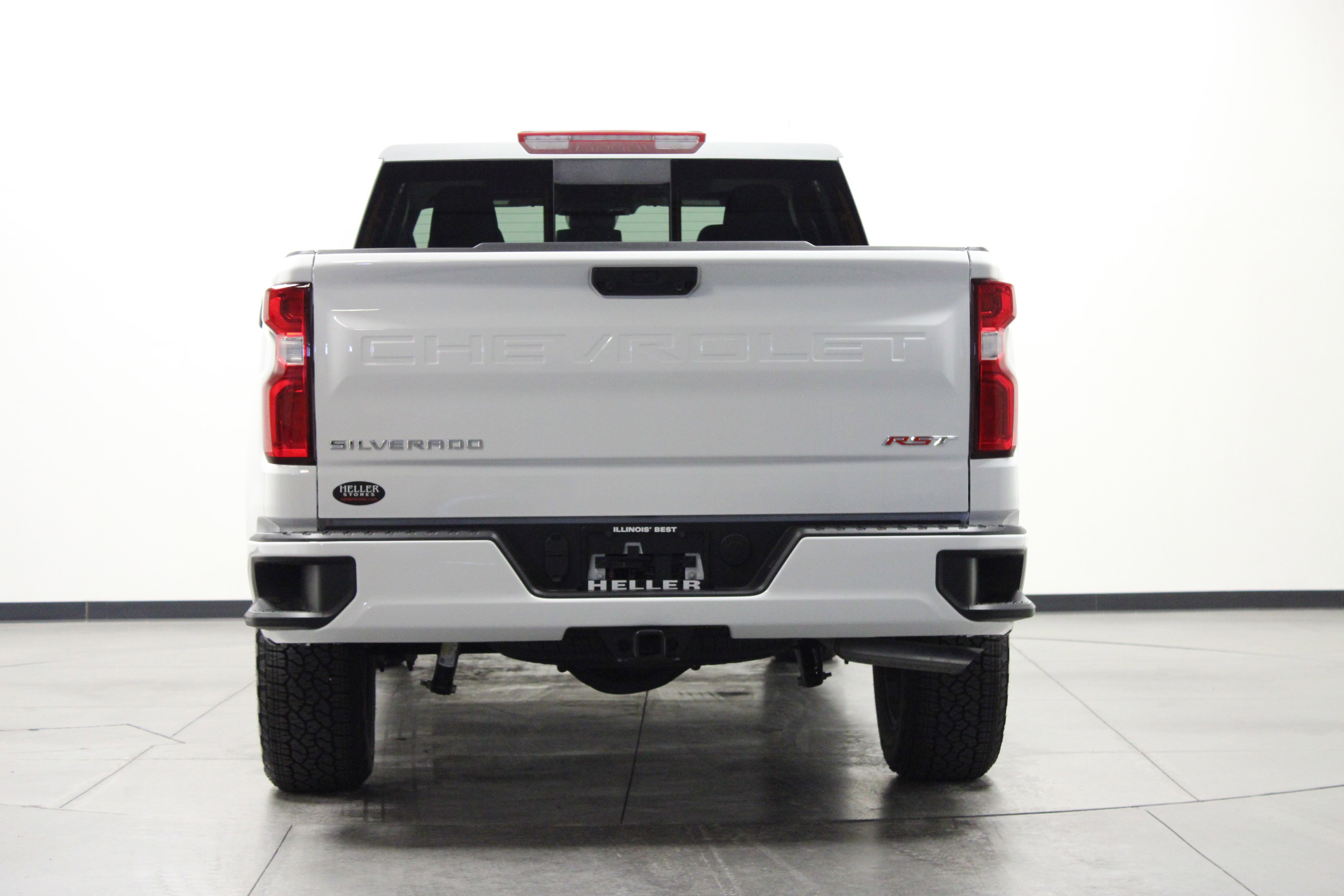 2025 Chevrolet Silverado 1500 RST photo 3