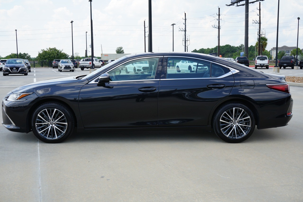 2025 Lexus ES 350 photo 5