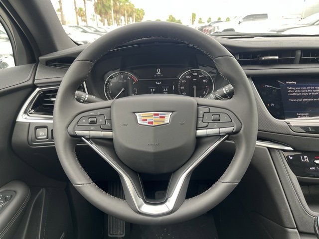 2025 Cadillac XT6 Luxury photo 13