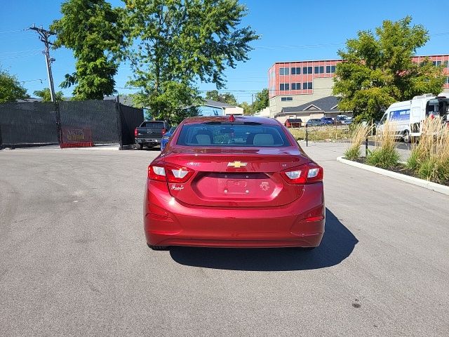 2018 Chevrolet Cruze LT photo 4