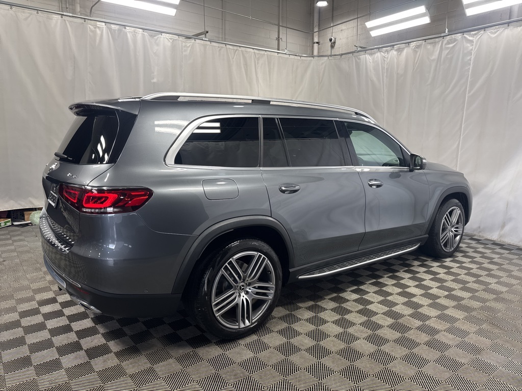 2022 Mercedes Benz GLS 450 4MATIC photo 3