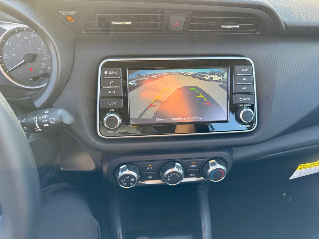 2025 Nissan Kicks Play S photo 23