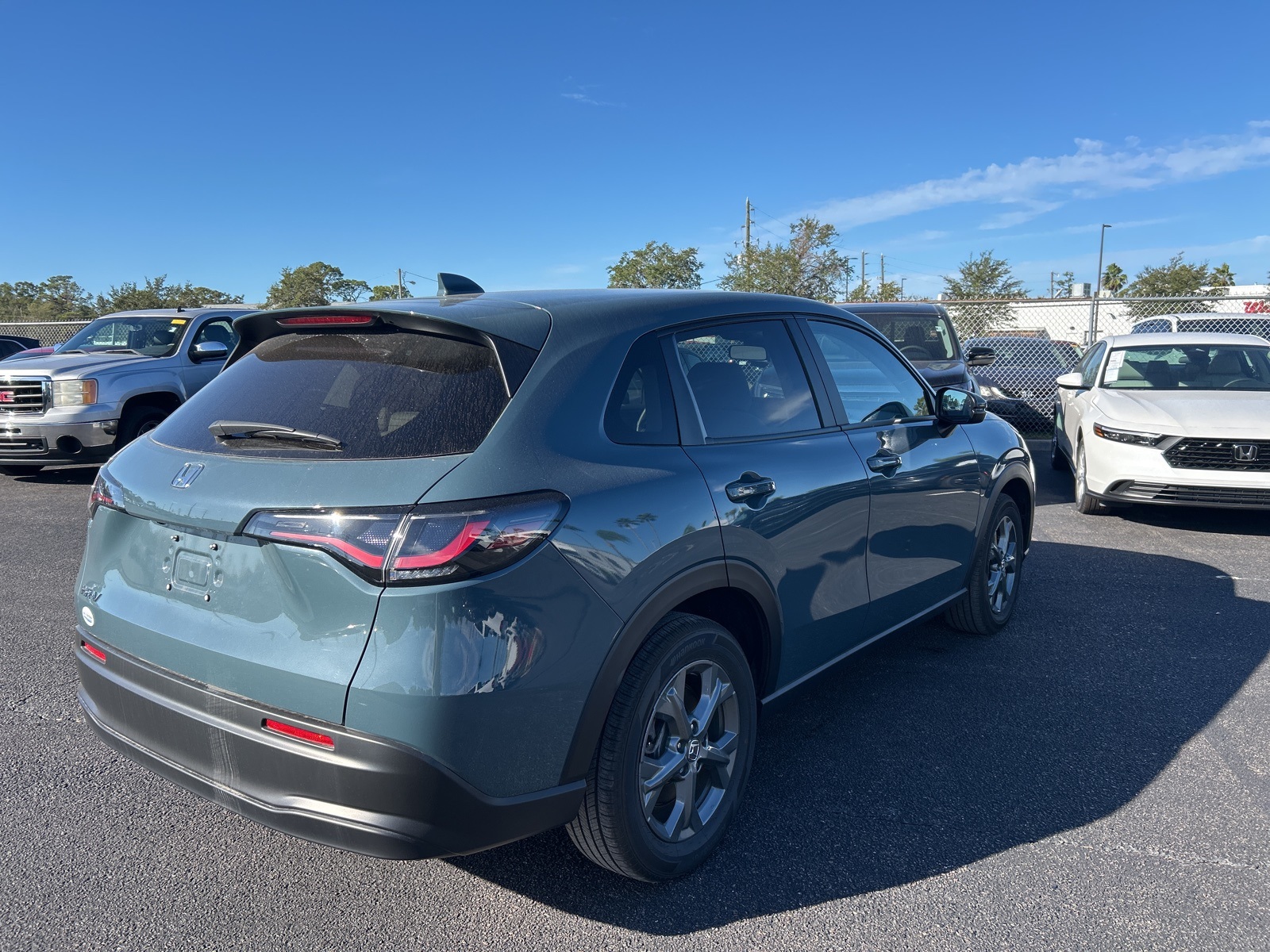 2026 Honda HR-V LX photo 4