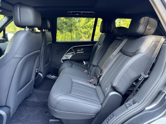 2025 Land Rover Range Rover SE photo 20