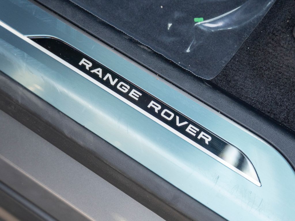 2025 Land Rover Range Rover Sport SE photo 15