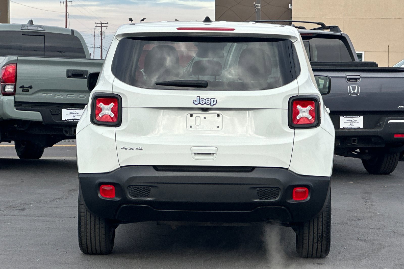 2023 Jeep Renegade Latitude photo 3