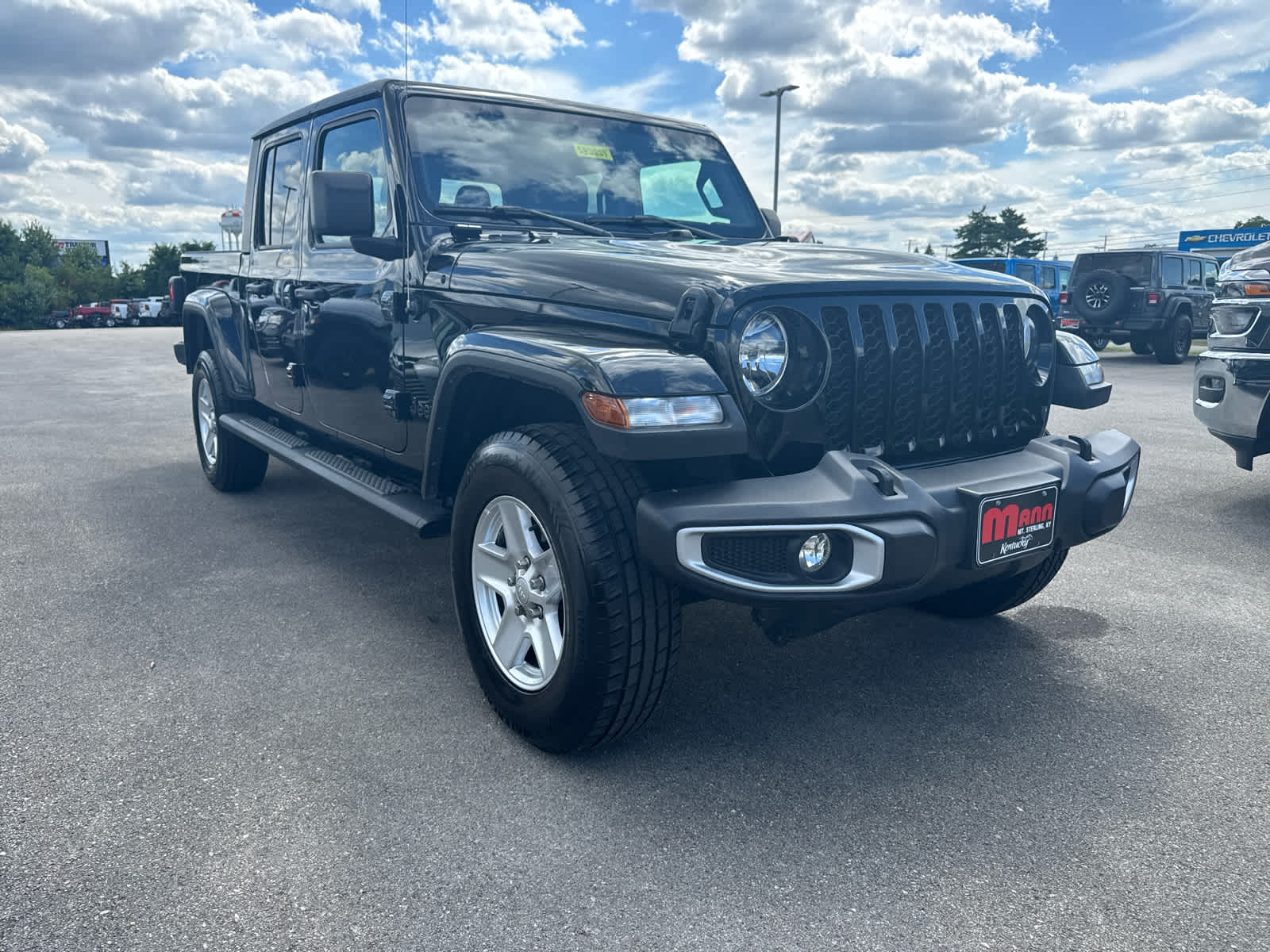 2023 Jeep Gladiator Sport S photo 3