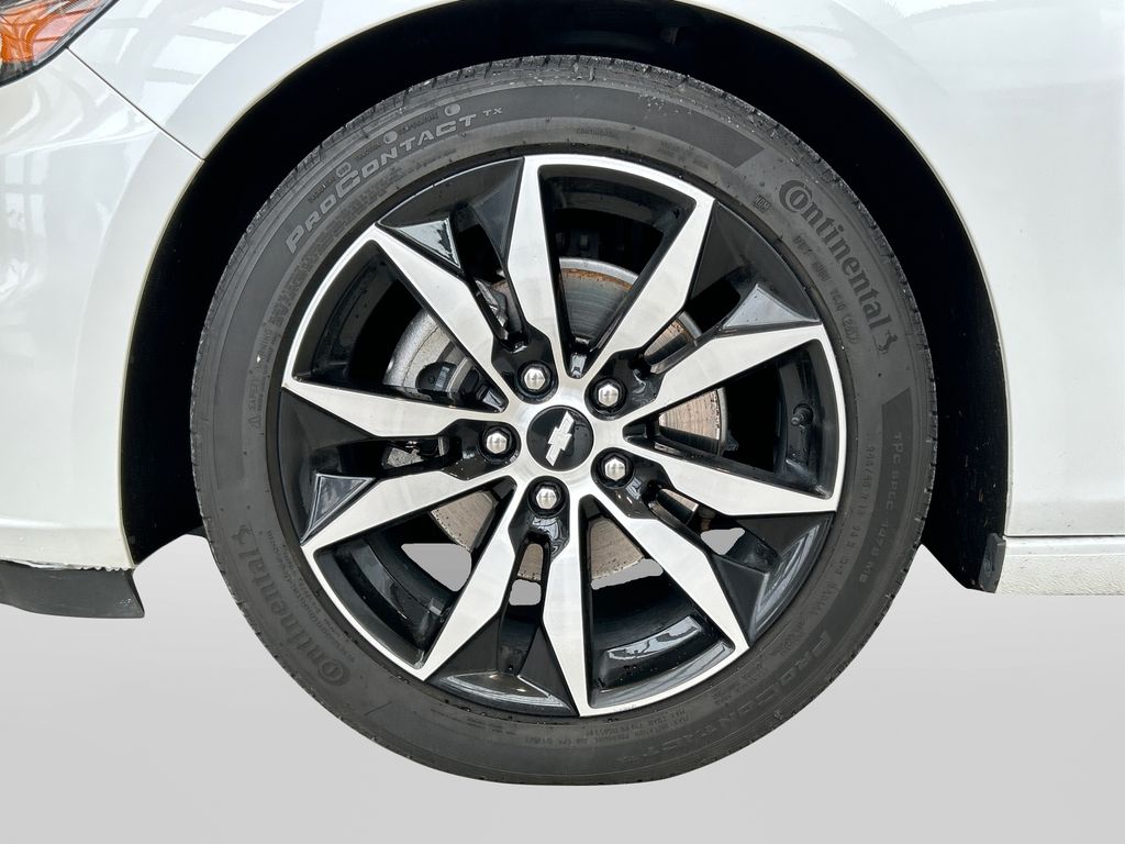 2017 Chevrolet Malibu 1LT photo 11