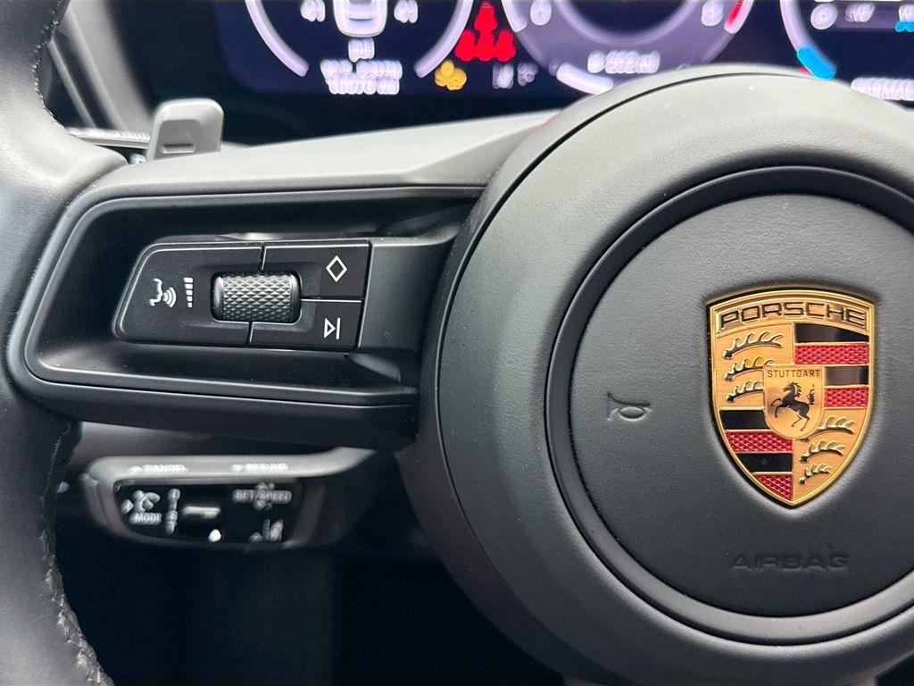 2025 Porsche Cayenne Coupe Base photo 10