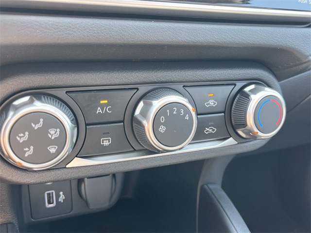 2025 Nissan Versa S photo 27