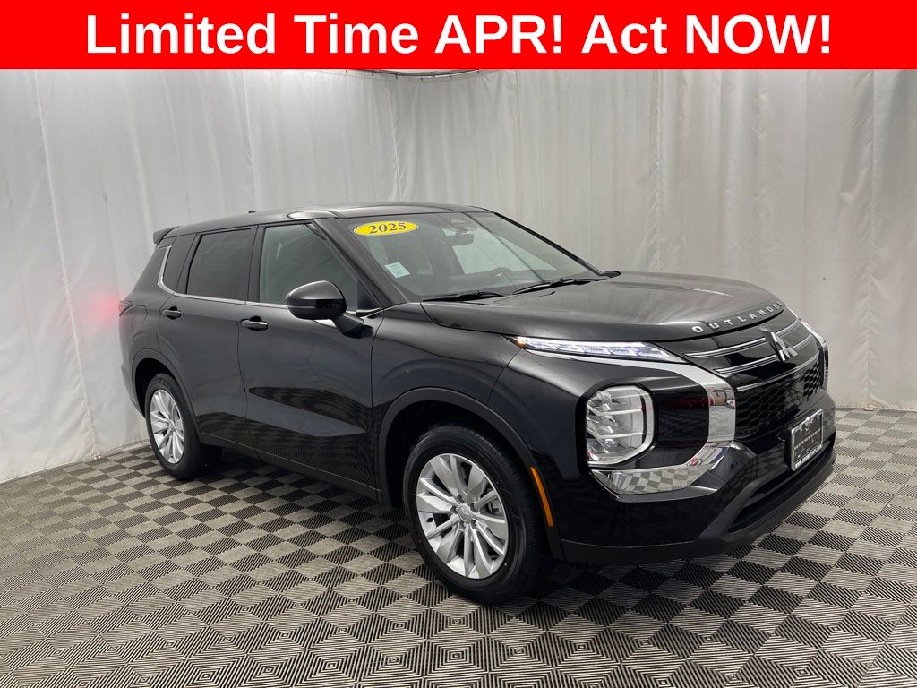 2025 Mitsubishi Outlander ES photo 2
