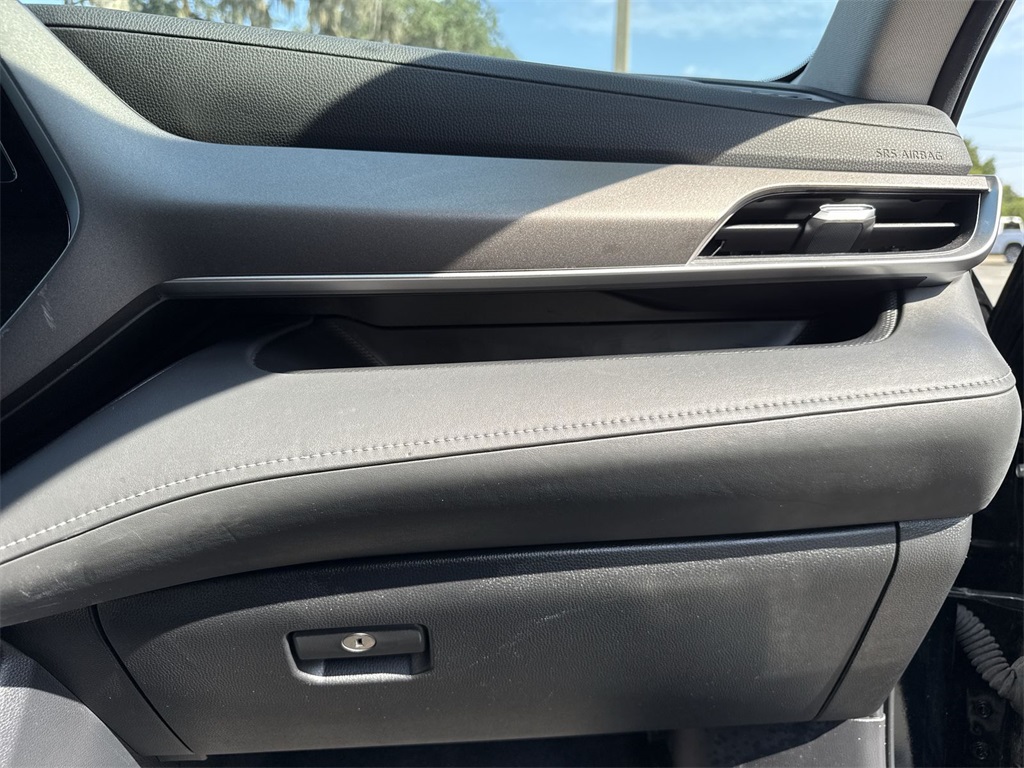 2024 Toyota Highlander LE photo 27