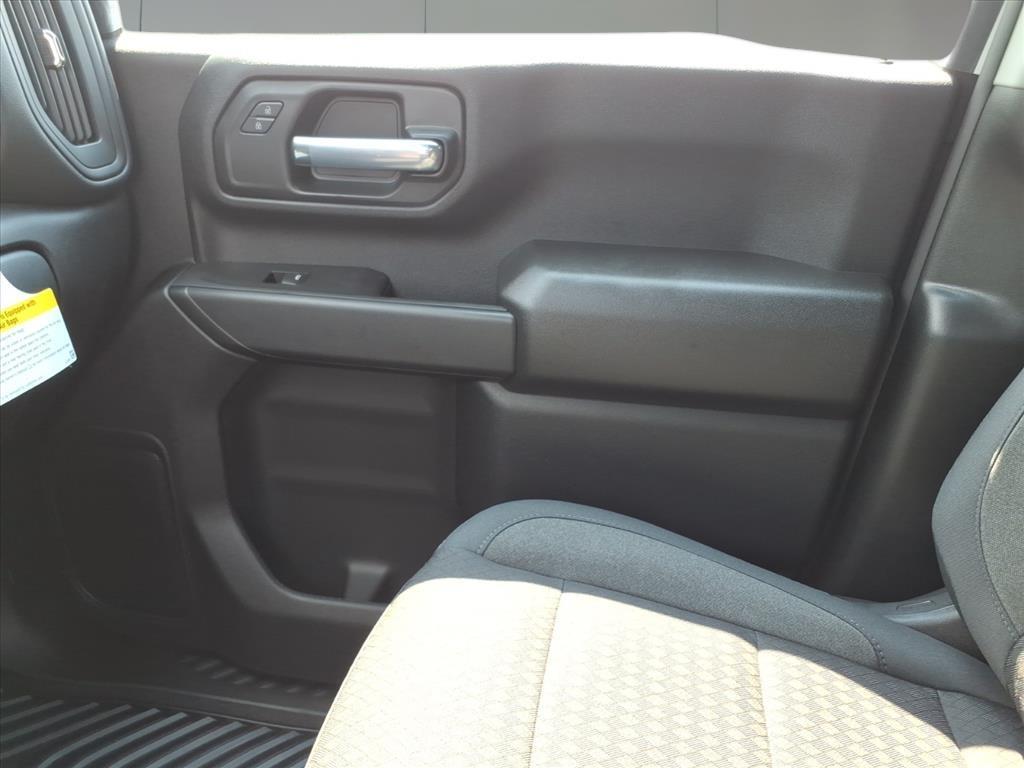 2026 Chevrolet Silverado 2500HD Custom photo 24