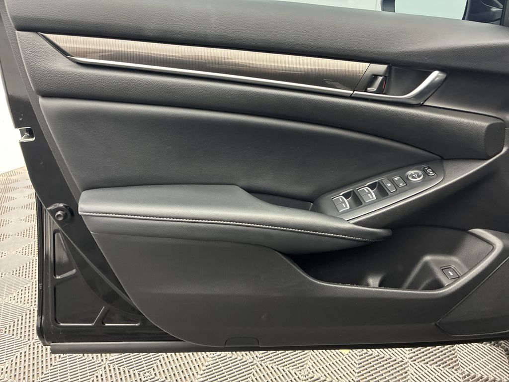 2022 Honda Accord Sport 2.0T photo 10