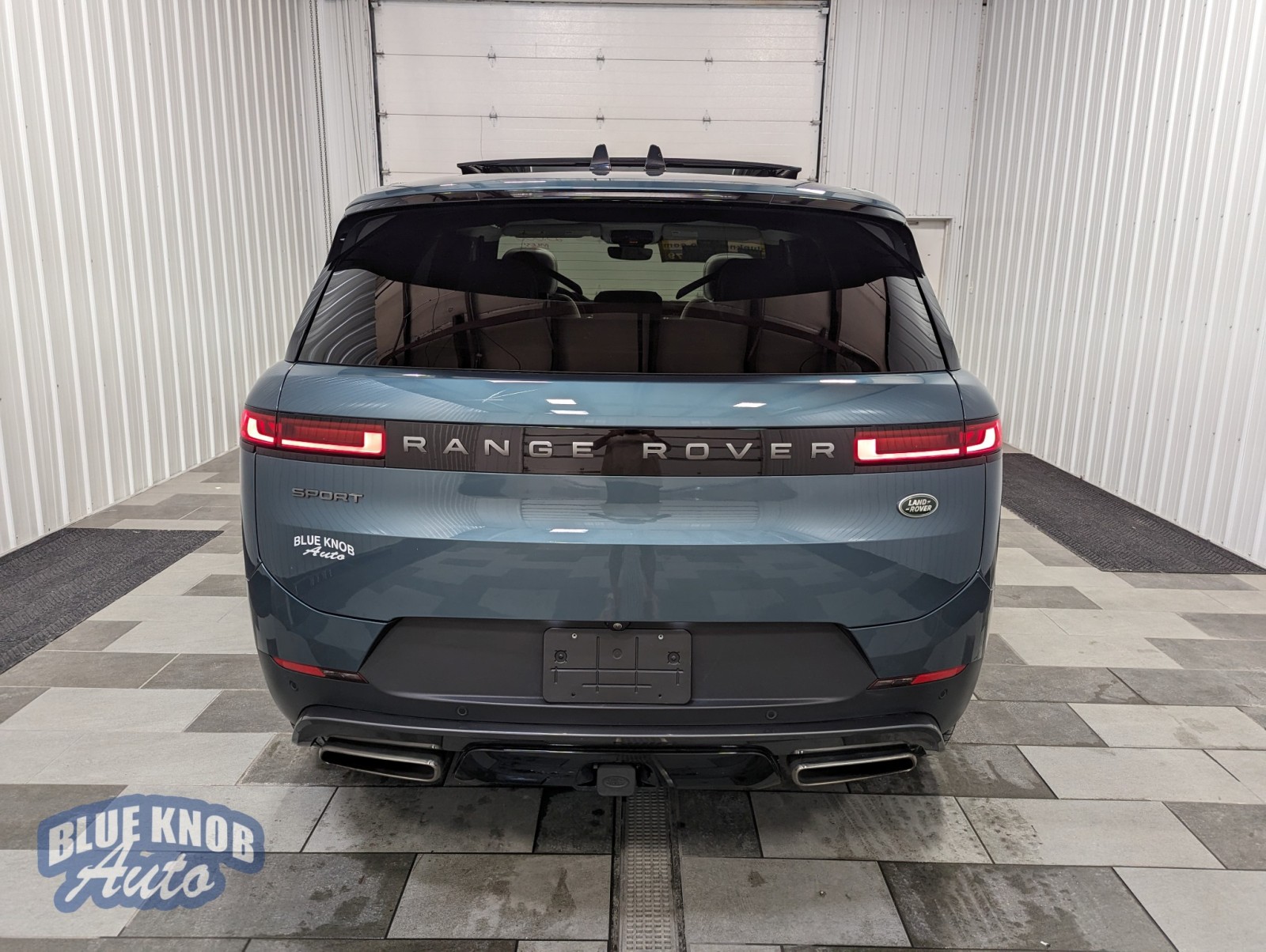 2023 Land Rover Range Rover Sport SE photo 3