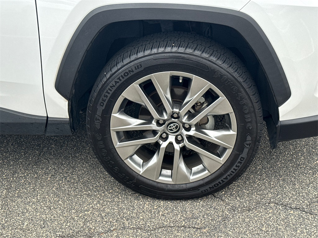 2019 Toyota RAV4 XLE Premium photo 12