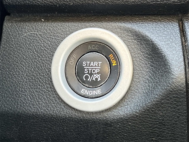 2015 Ram 1500 Sport photo 32