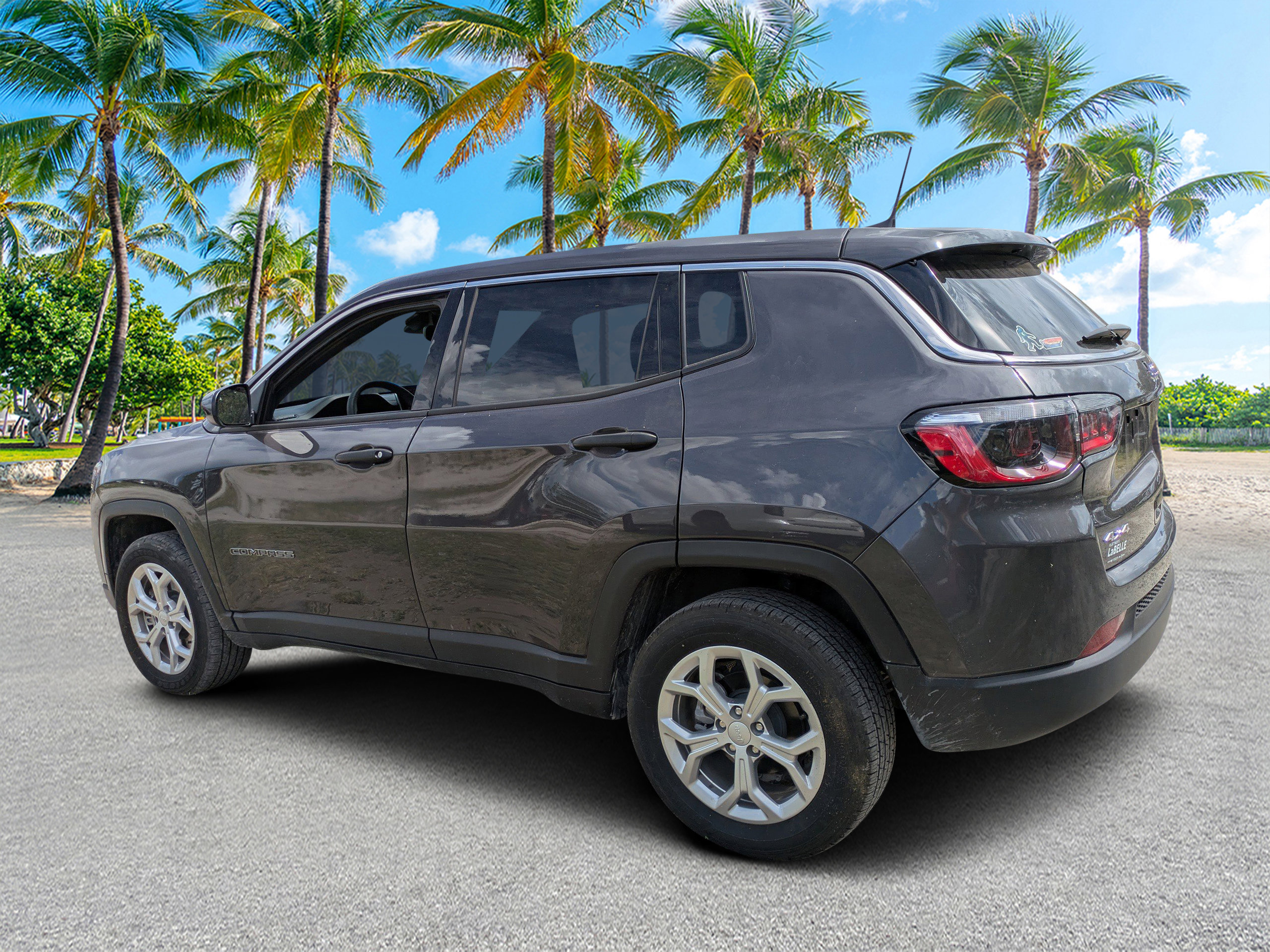 2024 Jeep Compass Sport photo 4