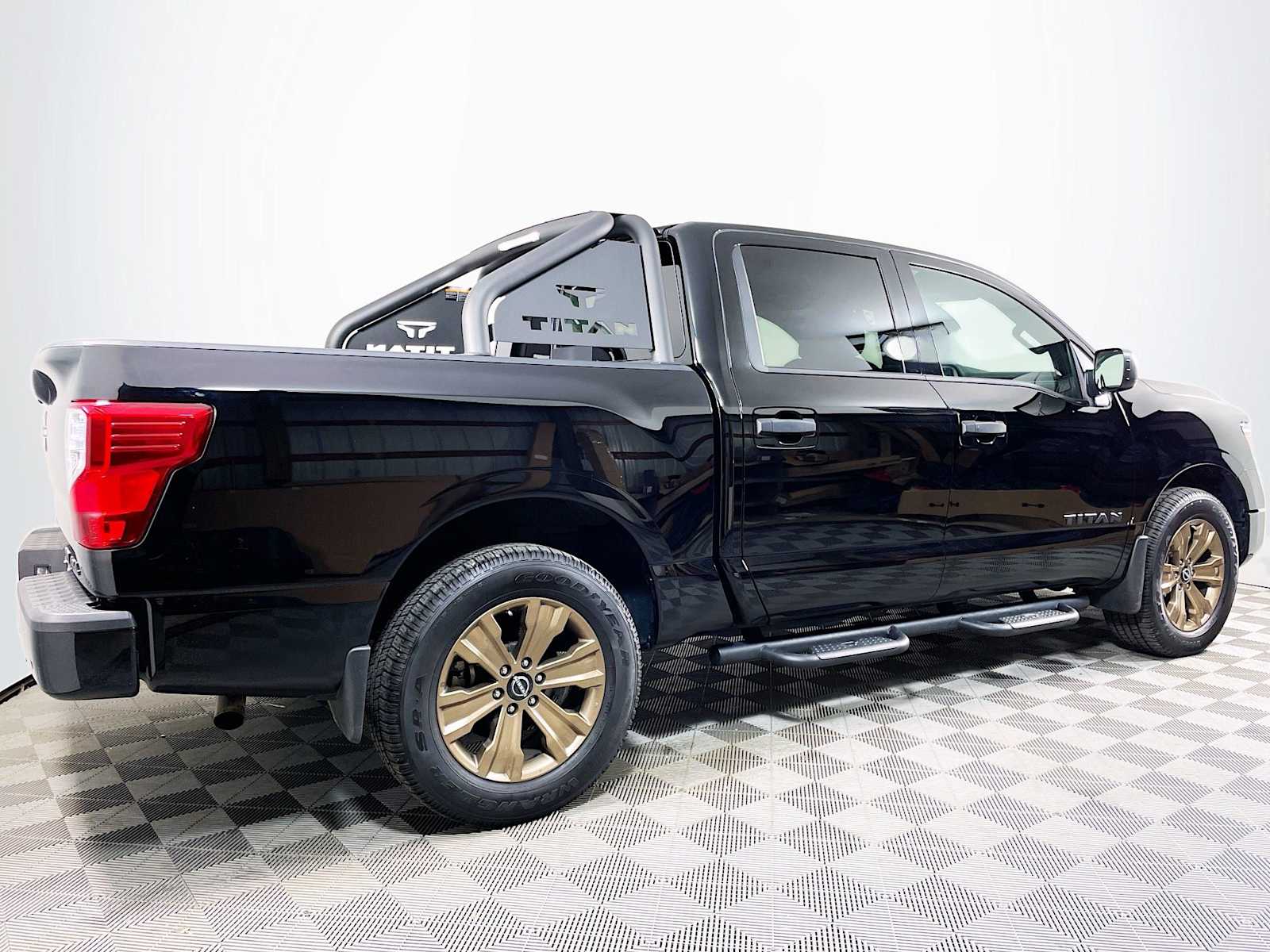2024 Nissan Titan SV photo 4