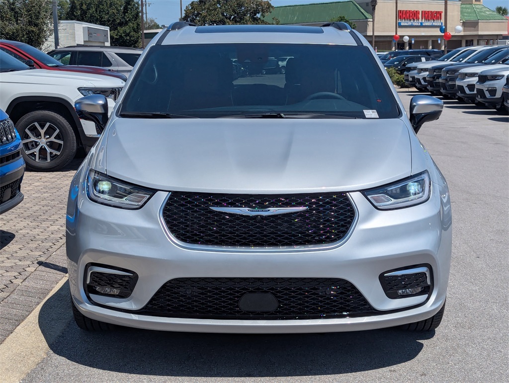 2026 Chrysler Pacifica Pinnacle photo 9